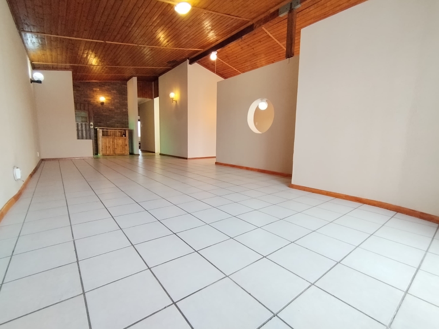 4 Bedroom Property for Sale in Protea Heights Western Cape